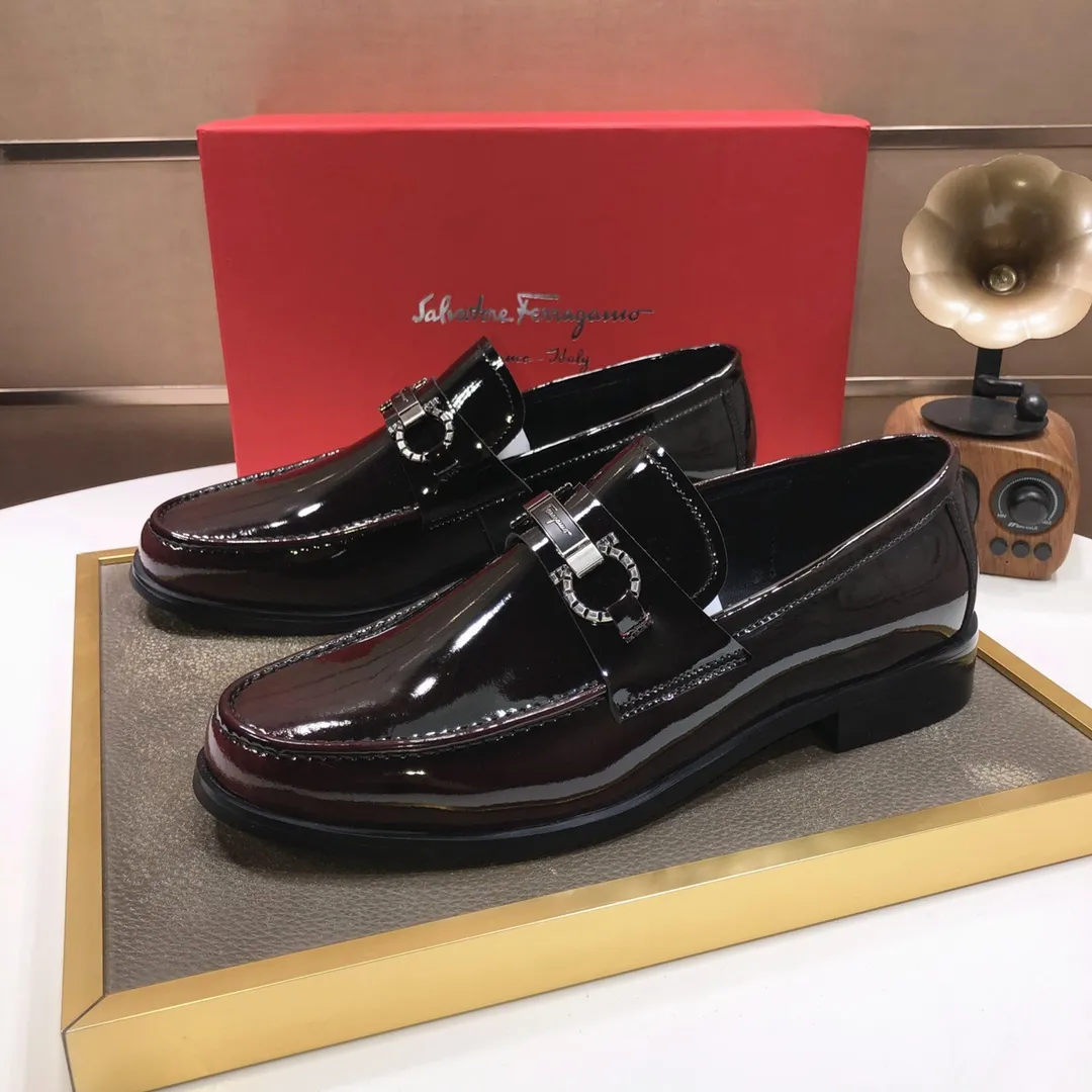 Men's shoes💰480💰[Ferragamo/Ferragamo] The latest model in the counter. Original imported high-quality cowhide with open sides + imported sheepskin lining + original luxury metal buckle + original combination outsole. Comparison without pressure. 38--45 (45 is custom-made and cannot be returned or exchanged)